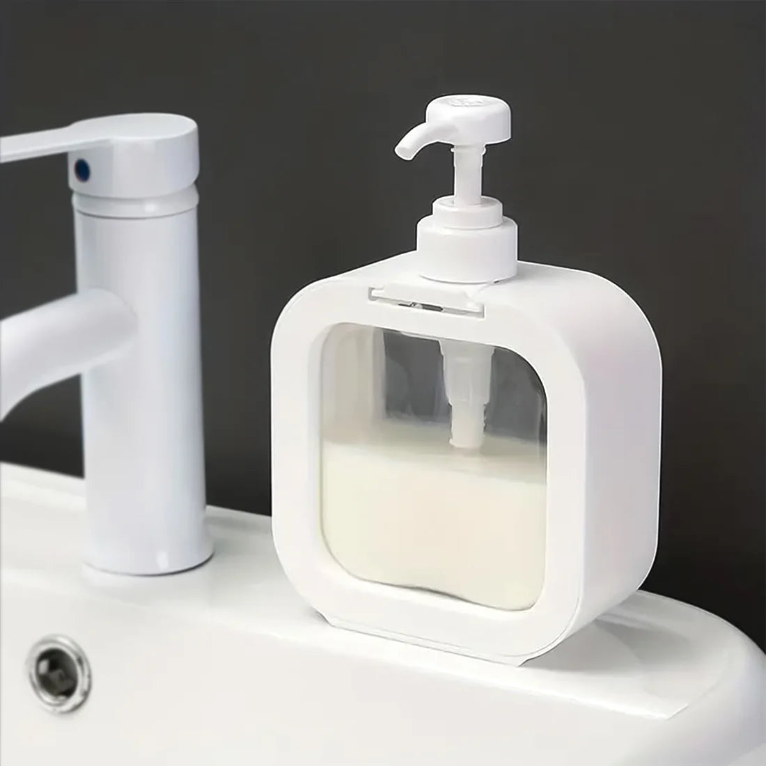 Clear Plastic Pump Dispenser Bottles (1 Set) | Refillable Soap & Lotion Container for Kitchen & Bathroom